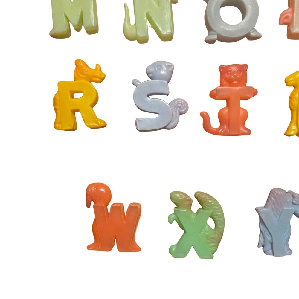 Vintage Animal Alphabet Letters A-Z Complete Set Plastic Learning Toys Bucket - Picture 6 of 8